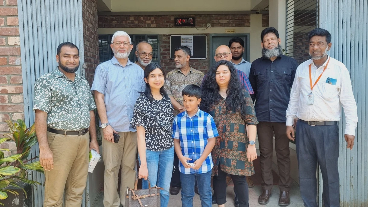 নিজকুন্জরা কেজি আদর্শ বিদ্যালয় ভিজিটিং সময়, ইউনাইটেড গ্রুপ