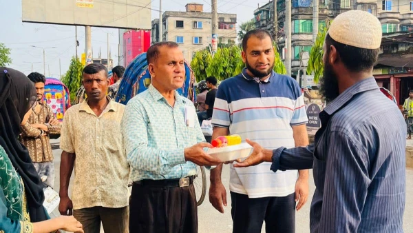 ভলেন্টিয়ার সার্কেল ফেনীর উদ্দ্যোগে ইফতার বিতরণ 2024