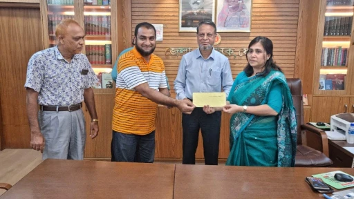 যুব উন্নয়ন অধিদপ্তর ফেনী জেলার নিবন্ধিত সংগঠন সমূহের যুব কল্যাণ তহবিল থেকে অনুদানের চেক