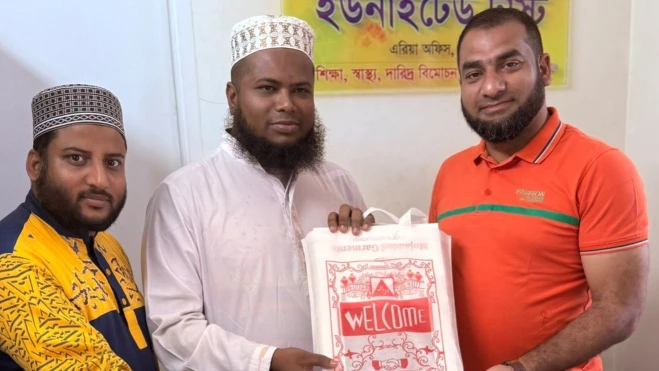 প্রিয় মানুষ থেকে উপহার মানেই অন্য রকম অনুভূতি।  তাযকিয়াতুল উম্মাহ মডেল মাদ্রাসা