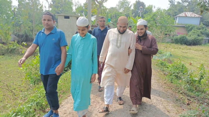 ফেনীতে ৩ জন্মান্ধ ছেলে (মোহাম্মদ শাহিন, মোহাম্মদ মজল, মোহাম্মদ সোহেল)