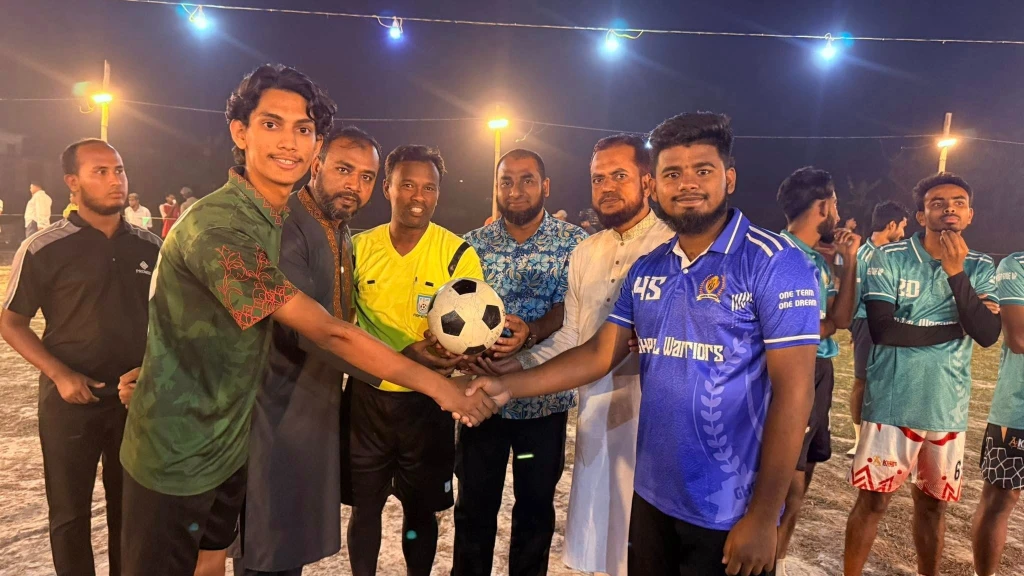মাষ্টার বাড়ী সমাজ কল্যান সংঘের আয়োজনে মিনি বার ফুটবল টুর্নামেন্ট-২৫