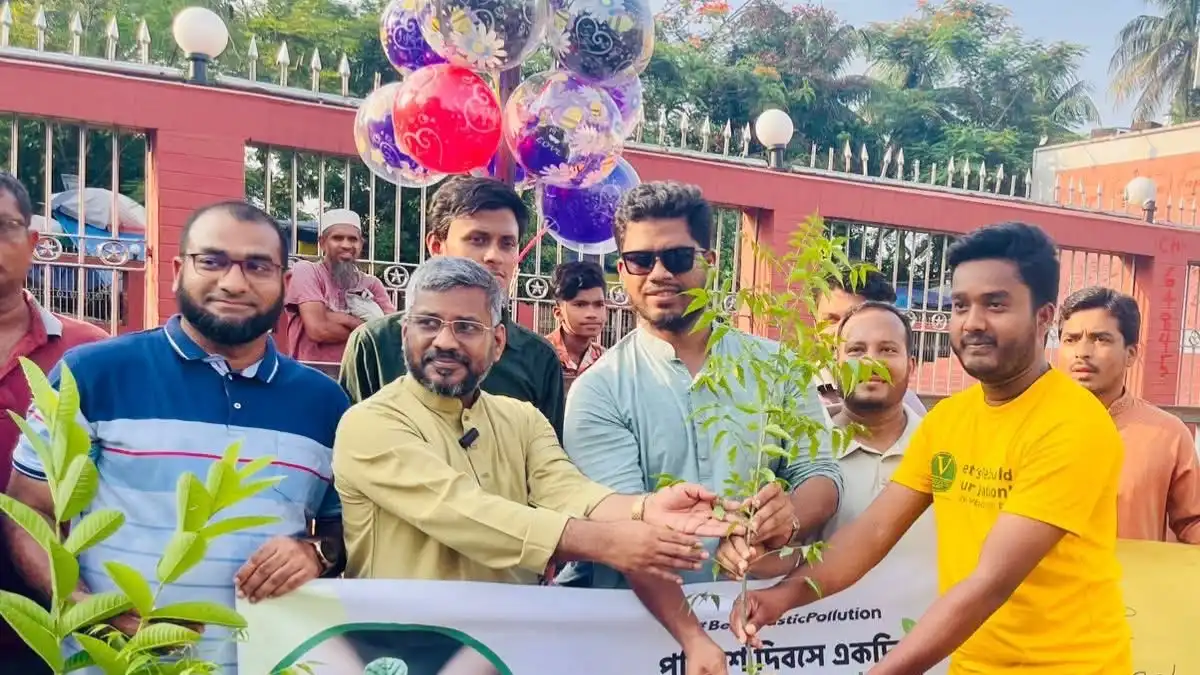 বিশ্ব পরিবেশ দিবসে ফেনীতেও প্লাস্টিকবিরোধী জনসংযোগ, বৃক্ষরোপন অনুষ্ঠিত