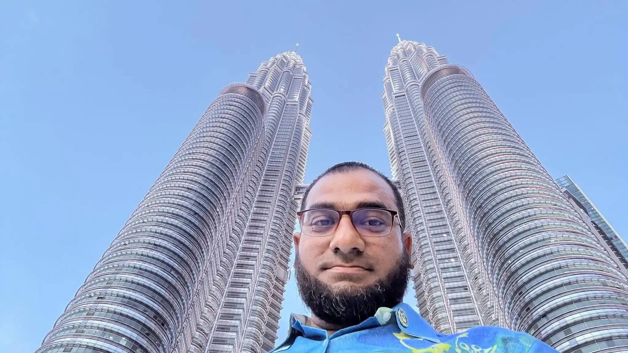 পেট্রোনাস টুইন টাওয়ার (Petronas Twin Towers), KLCC (Kuala Lumpur City Centre)।