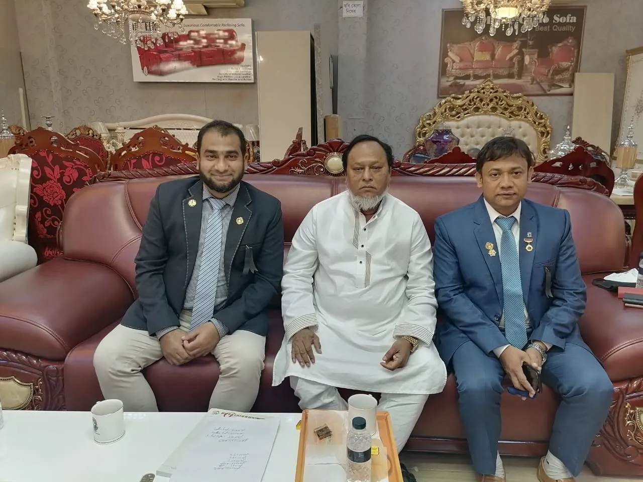 আলহাজ্ব  গনী আহাম্মদ সাহেবের সাথে (২০ আগস্ট)  ঢাকায় হাই ফ্যাশন গ্যালারিতে কিছু সময়।
