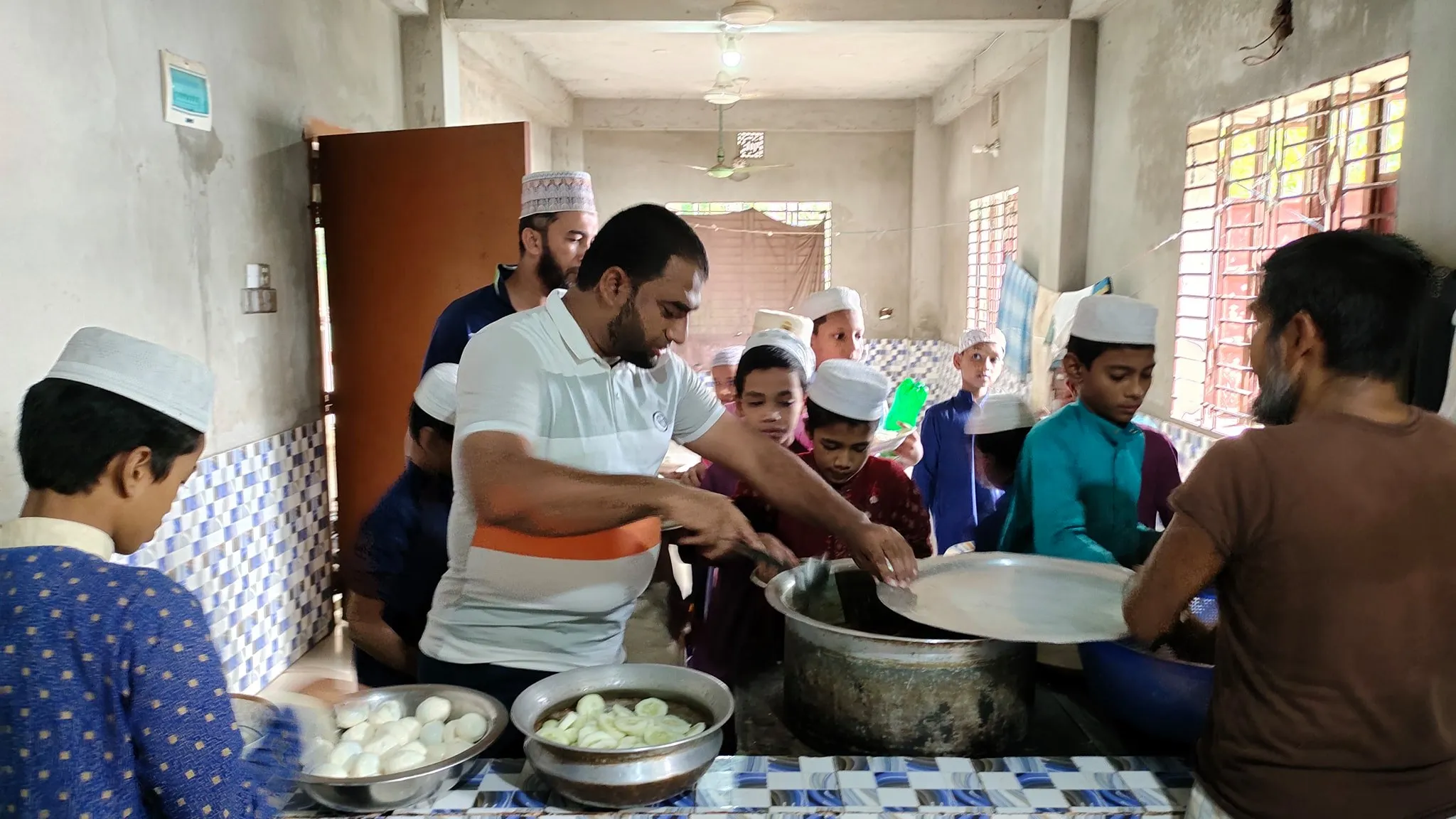 নিজকুঞ্জরা শেখ আব্দুল লতিফ হাফেজিয়া মাদ্রামা ও এতিমখানায়
