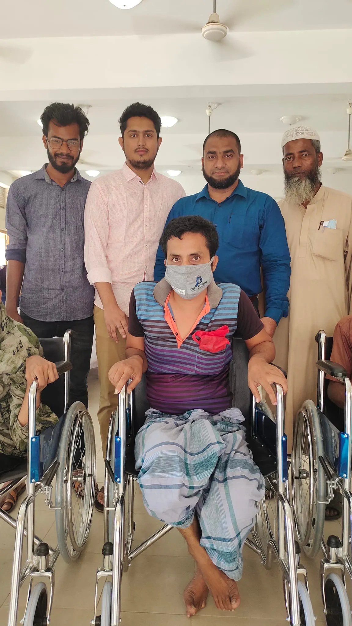 প্রতিবন্ধী ব্যক্তিদের মাঝে হুইল চেয়ার বিতরণ, ইউনাইডেট ট্রাস্ট